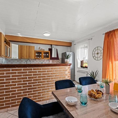 Sea View Apartments With Shared Pool Pomer Ngoại thất bức ảnh