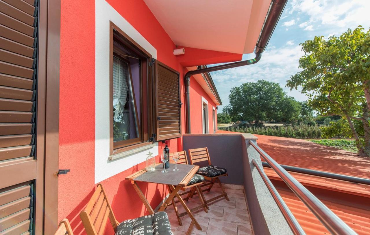 Sea View Apartments With Shared Pool Pomer Ngoại thất bức ảnh